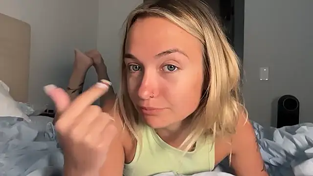 kelseyblu online show from July 28, 12:18 am