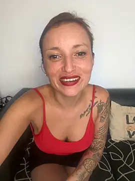 Snapshot of Cherryboom20 chatting on February 12, 10:05 pm Cherryboom20 online show from February 12, 10:05 pm