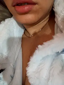 Snapshot of kamilia_sexyy chatting on April 12, 12:10 pm kamilia sexyy online show from April 12, 12:10 pm