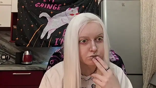 Snapshot of god_of_stories chatting on February 16, 12:51 am god of stories online show from February 16, 12:51 am