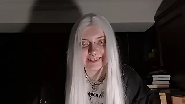 Snapshot of god_of_stories chatting on March 17, 12:15 am god of stories online show from March 17, 12:15 am