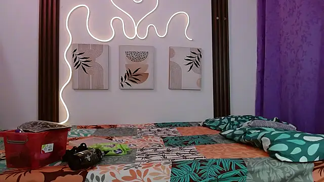 Snapshot of Miss_Merrie chatting on February 18, 9:27 am Miss Merrie online show from February 18, 9:27 am