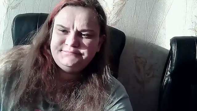 Snapshot of DollyGersoon chatting on February 4, 6:52 am DollyGersoon online show from February 4, 6:52 am