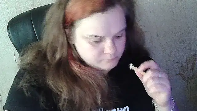 Snapshot of DollyGersoon chatting on February 14, 6:32 am DollyGersoon online show from February 14, 6:32 am