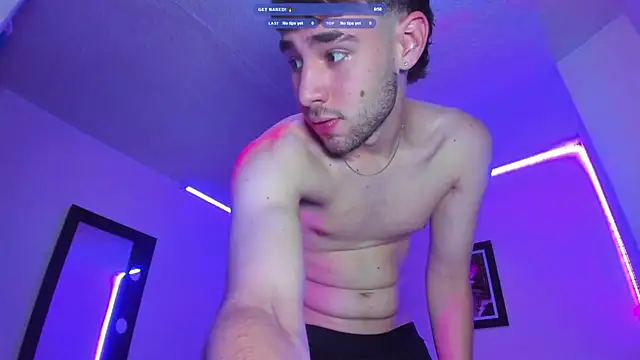 PapiNoha69 online show from May 4, 1:23 am