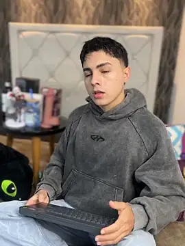 Samu Hott online show from March 9, 8:13 pm