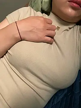 Snapshot of Myimy chatting on March 2, 5:08 am Myimy online show from March 2, 5:08 am