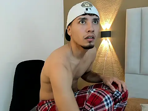 Snapshot of Noah_Smith01 chatting on February 23, 9:34 pm Noah Smith01 online show from February 23, 9:34 pm