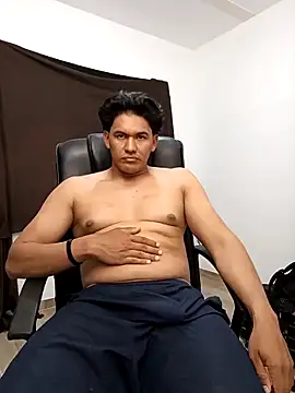 Snapshot of Andres28-2000 chatting on February 5, 10:47 pm Andres28-2000 online show from February 5, 10:47 pm