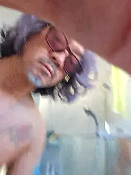 Snapshot of MtaS1 chatting on March 1, 2:02 am MtaS1 online show from March 1, 2:02 am