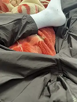 Snapshot of gold221298 chatting on February 10, 6:50 am gold221298 online show from February 10, 6:50 am