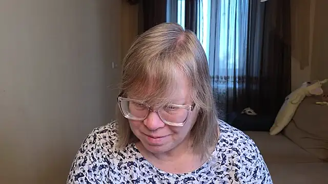 Snapshot of Emma_Eclipsee chatting on February 21, 11:33 am Emma Eclipsee online show from February 21, 11:33 am