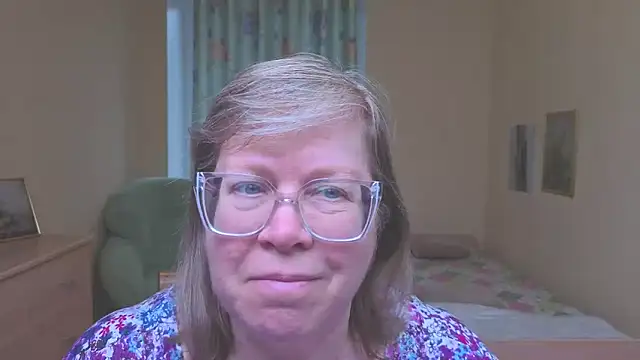 Emma Eclipsee online show from April 5, 12:24 pm
