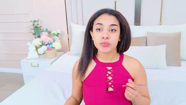 Luna Cortier online show from April 7, 5:19 am