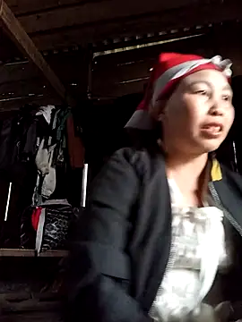 Snapshot of lena-cute chatting on February 12, 9:04 am lena-cute online show from February 12, 9:04 am