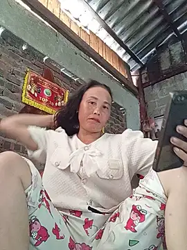 lena-cute online show from May 14, 7:59 am