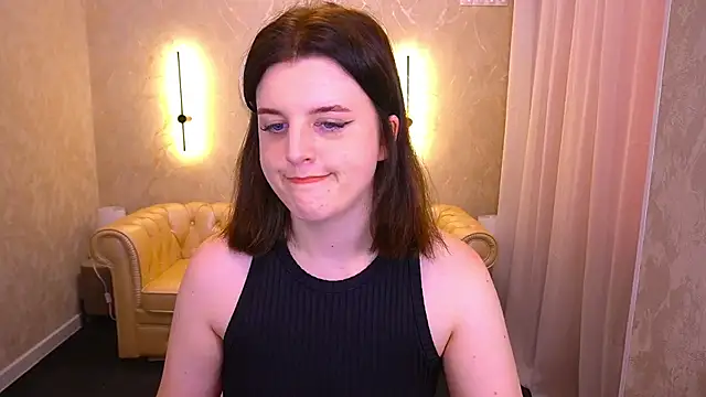 Snapshot of KristiFoxy chatting on July 15, 5:02 am KristiFoxy online show from July 15, 5:02 am