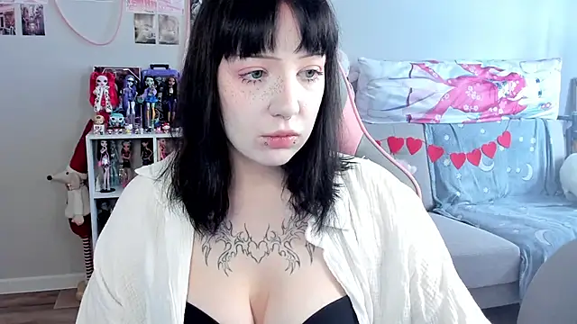 MollysLand online show from February 25, 9:08 am