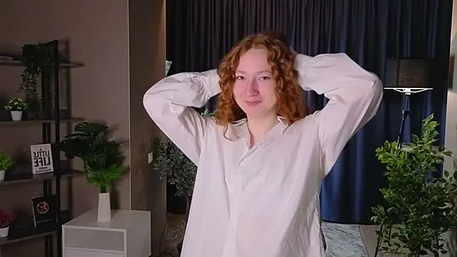 Snapshot of MaraButtrey chatting on February 6, 1:10 am MaraButtrey online show from February 6, 1:10 am