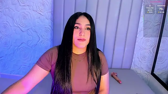 Snapshot of Lya_dubois_ chatting on April 18, 9:15 pm Lya dubois online show from April 18, 9:15 pm