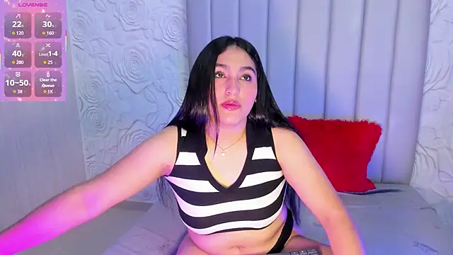 Snapshot of Lya_dubois_ chatting on April 24, 8:44 pm Lya dubois online show from April 24, 8:44 pm