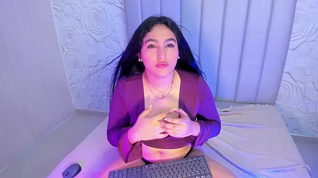 Snapshot of Lya_dubois_ chatting on April 29, 9:10 pm Lya dubois online show from April 29, 9:10 pm
