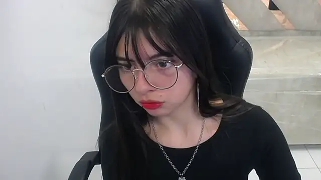 Snapshot of elizabeth_t_ chatting on February 22, 12:36 pm elizabeth t online show from February 22, 12:36 pm