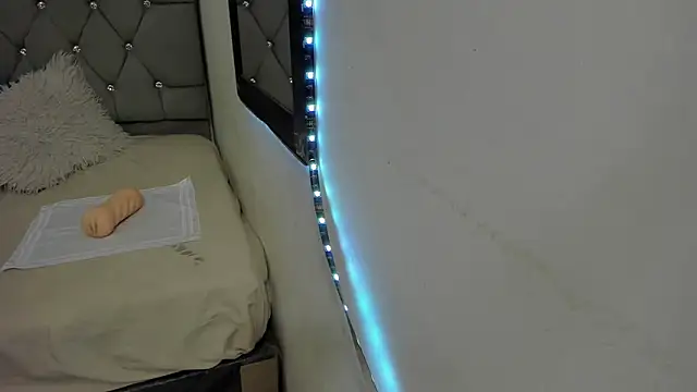  1DERECK online show from February 24, 9:40 am