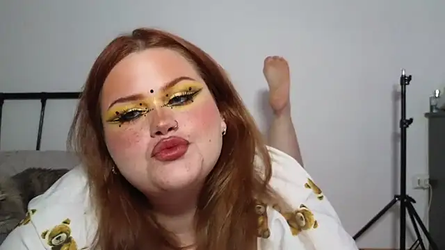 Gloria Thomas online show from April 2, 2:09 am