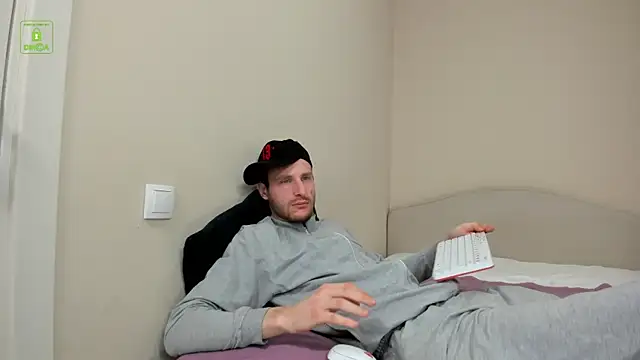 Snapshot of Deymond_Russo chatting on February 17, 12:23 pm Deymond Russo online show from February 17, 12:23 pm