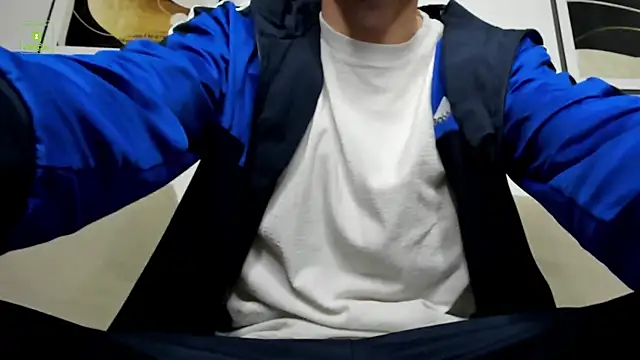 Snapshot of Deymond_Russo chatting on February 24, 6:22 am Deymond Russo online show from February 24, 6:22 am