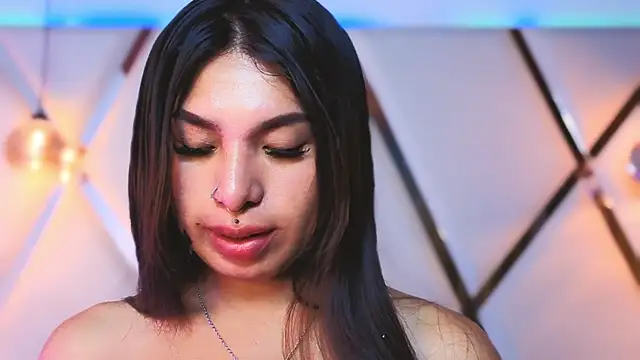 MeelFox online show from April 4, 2:03 pm