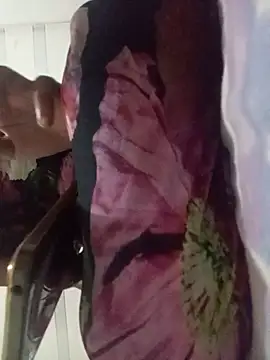 loveofpetitegirls34 online show from April 19, 6:10 pm