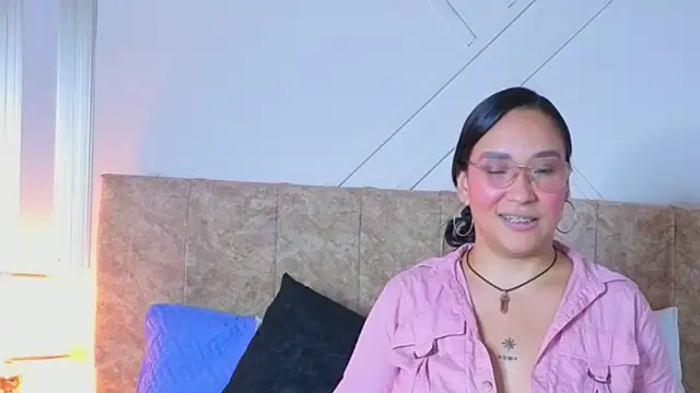 Snapshot of miia_secret_ chatting on February 21, 7:26 pm miia secret online show from February 21, 7:26 pm