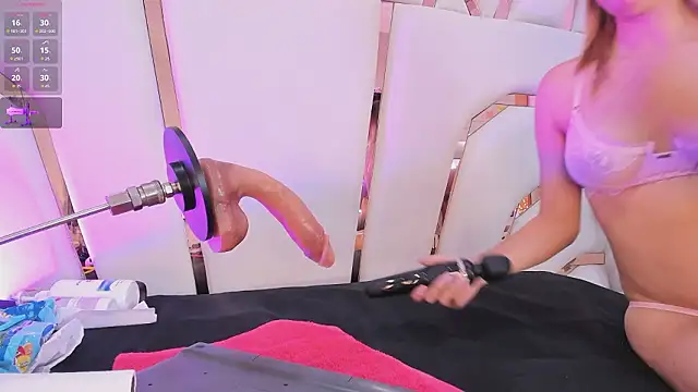 Snapshot of MelodyBloom_ chatting on February 20, 12:05 pm MelodyBloom online show from February 20, 12:05 pm