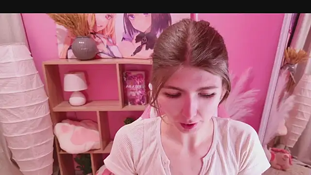 Snapshot of Bubble_Chloe chatting on February 6, 5:23 am Bubble Chloe online show from February 6, 5:23 am