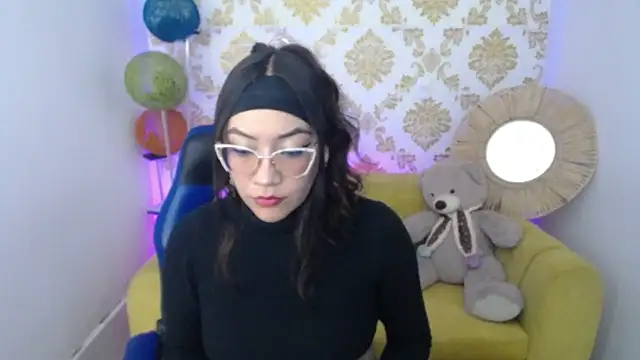 Snapshot of ALISS_M_ chatting on February 19, 7:21 pm ALISS M online show from February 19, 7:21 pm