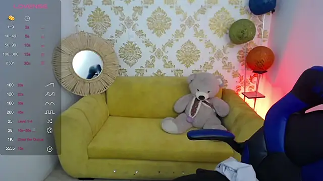 ALISS M  online show from April 16, 8:09 pm