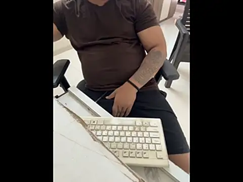 Snapshot of Rah0091 chatting on February 26, 7:18 am Rah0091 online show from February 26, 7:18 am