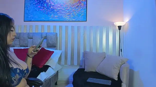 nina glow online show from February 28, 11:44 am