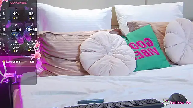 BlissArtX online show from March 4, 8:04 pm