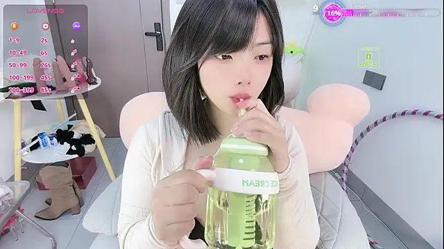 Minnie-Micky online show from April 12, 8:58 pm