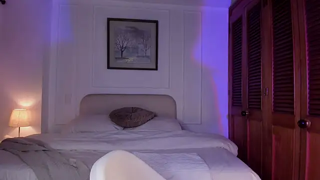 ConnieDeep online show from April 2, 9:40 am