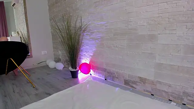 Ivorym00n online show from March 13, 6:20 am