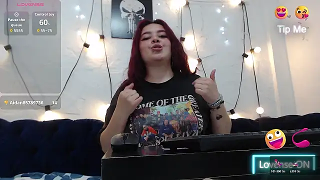 Snapshot of CarolRousee chatting on March 5, 7:32 pm CarolRousee online show from March 5, 7:32 pm