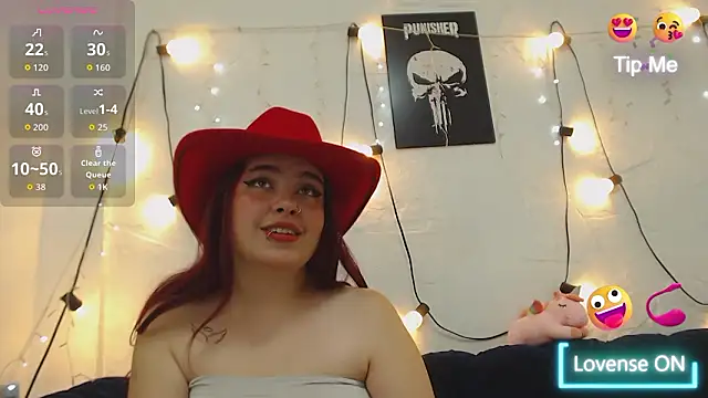 Snapshot of CarolRousee chatting on March 16, 7:40 pm CarolRousee online show from March 16, 7:40 pm
