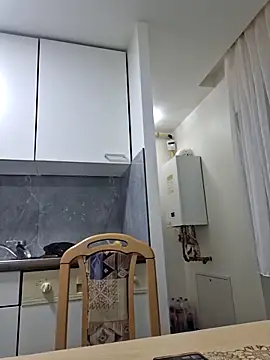 Snapshot of RoxyWeb18 chatting on February 14, 12:29 am RoxyWeb18 online show from February 14, 12:29 am