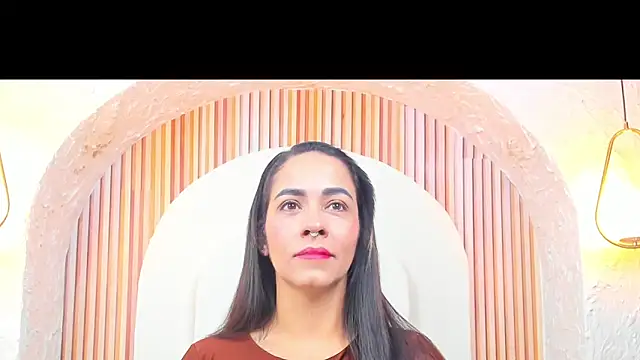 violet scott  online show from February 12, 10:21 am