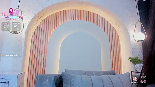 violet scott  online show from April 10, 10:20 am