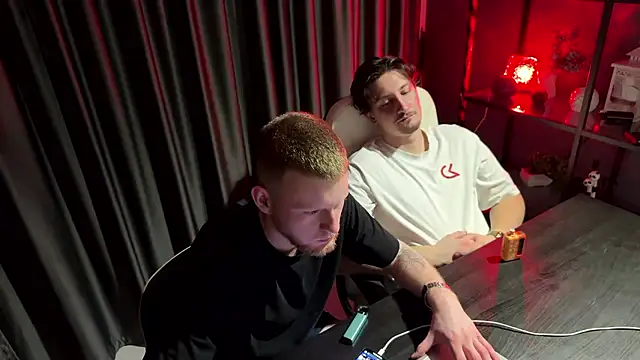 Snapshot of Adam_ice chatting on February 23, 6:16 pm Adam ice online show from February 23, 6:16 pm